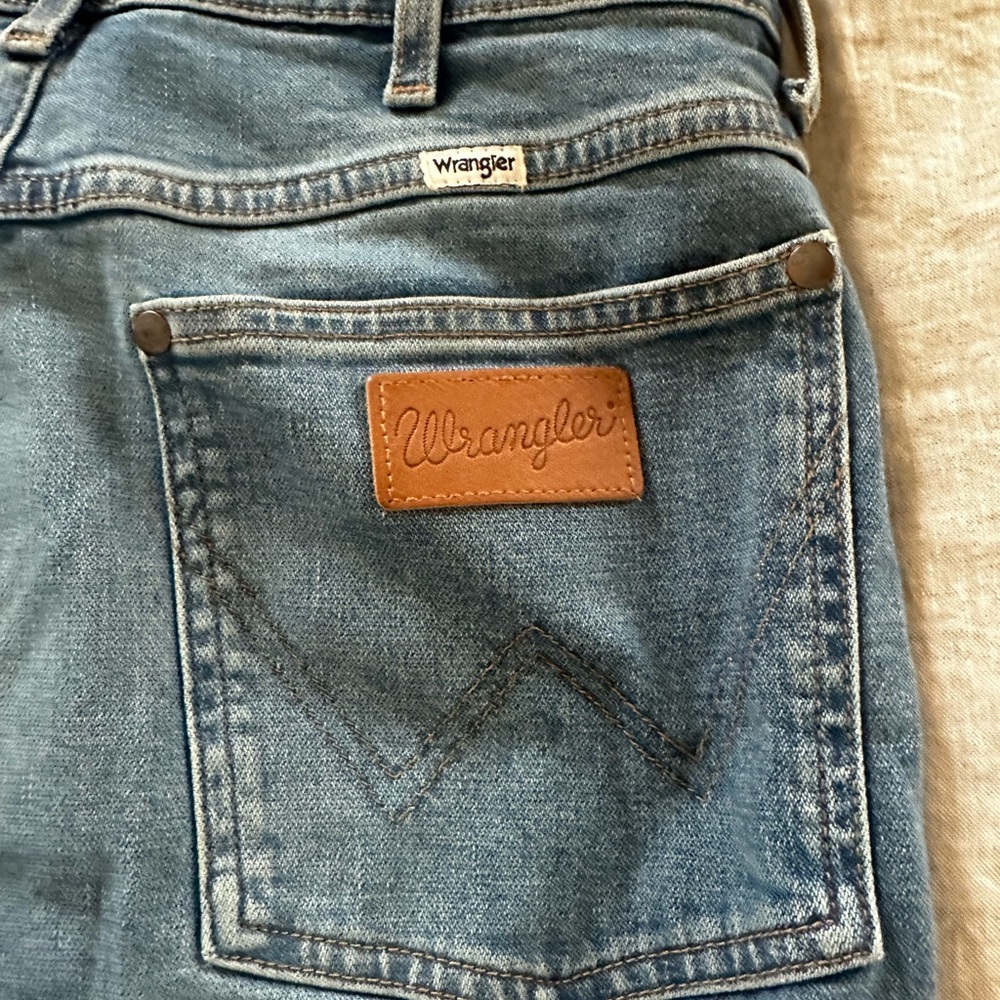 Wrangler Women’s Light Blue Denim Jeans